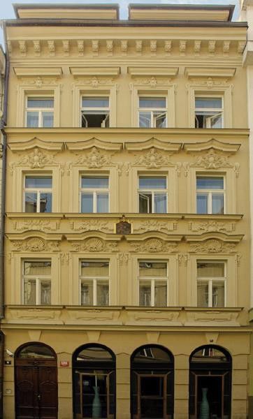 Hotel Emporio 4*