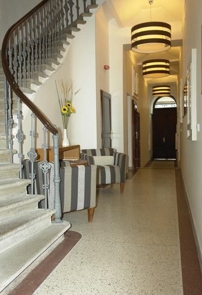 Emporio 4*