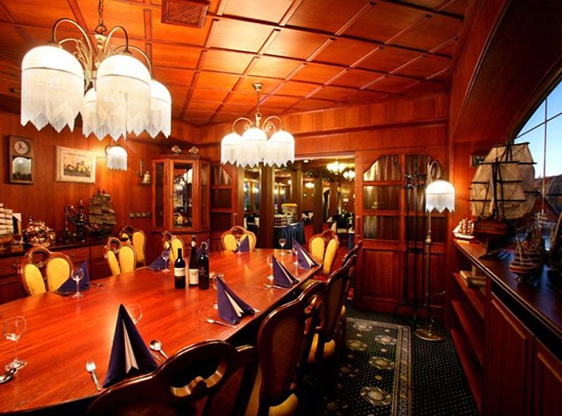Botel Albatros 3*