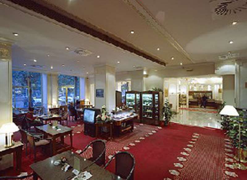 Ambassador Zlata Husa Otel