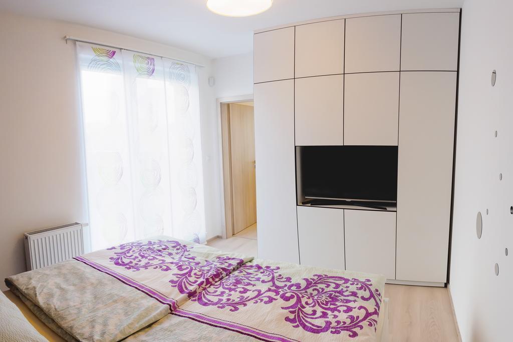 V Haji 1 * Prague