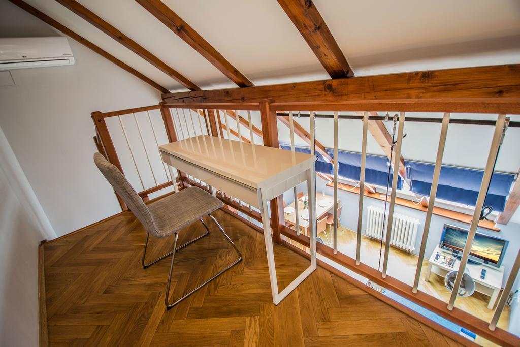 Ruterra Red Roofs View With Garage Prague