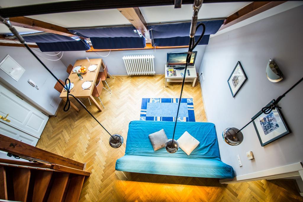 Ruterra Red Roofs View With Garage Apartment *