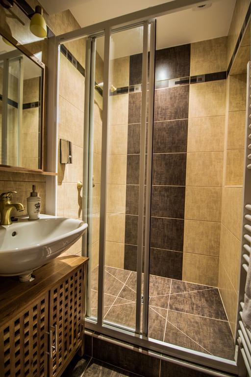 Apartment Colonial Ruterra 2bdr Prague