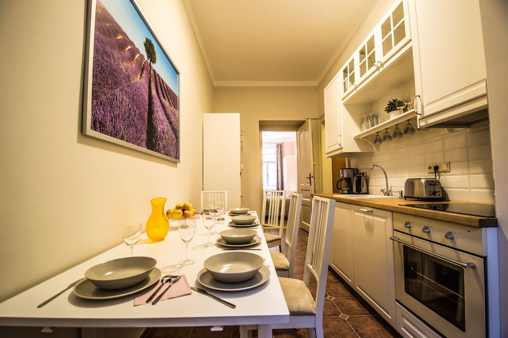 Colonial Ruterra 2bdr Apartment Prague