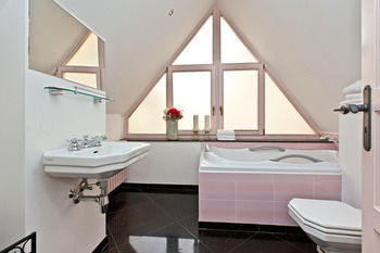 Black Star Otel