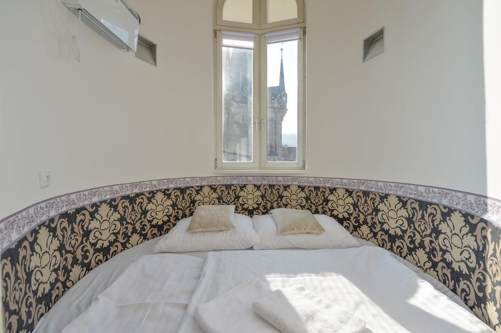 Amazing Charles Bridge Apartment