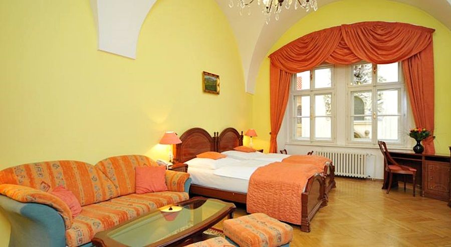 Metamorphis Hotel 4*