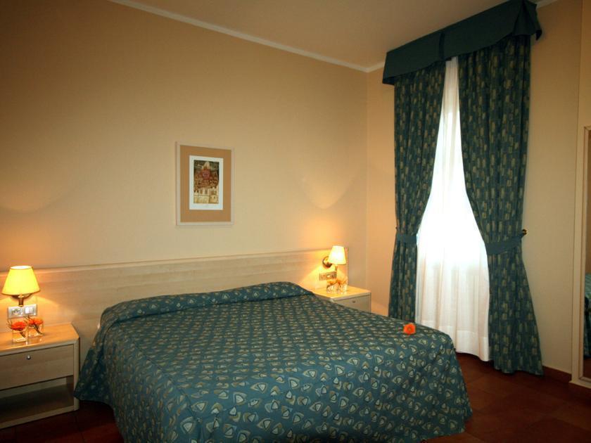 Caesar Hotel 4*