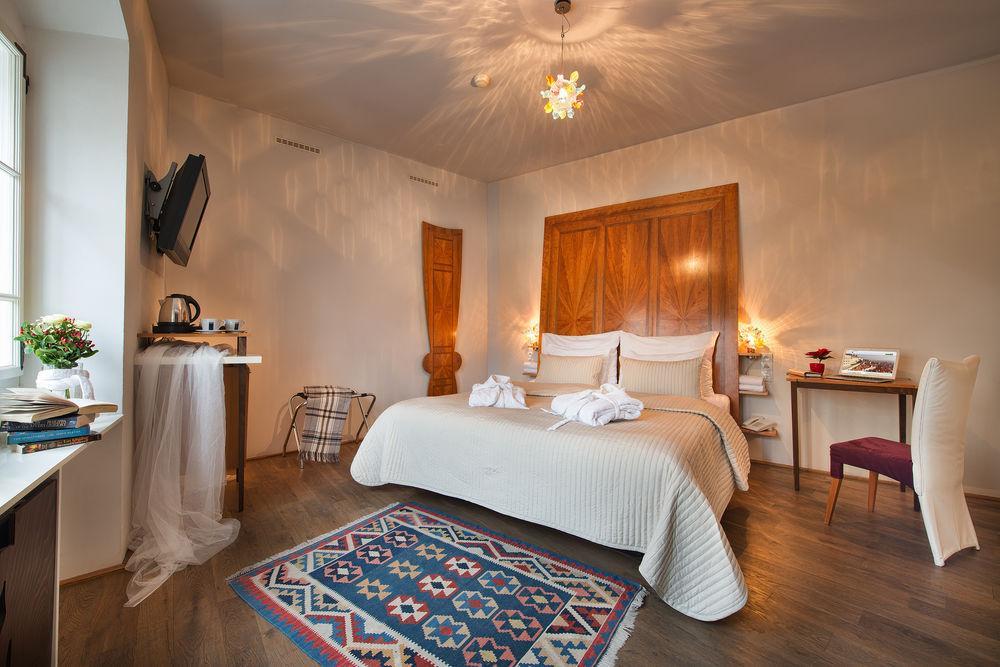 Hotel Design Neruda 4*