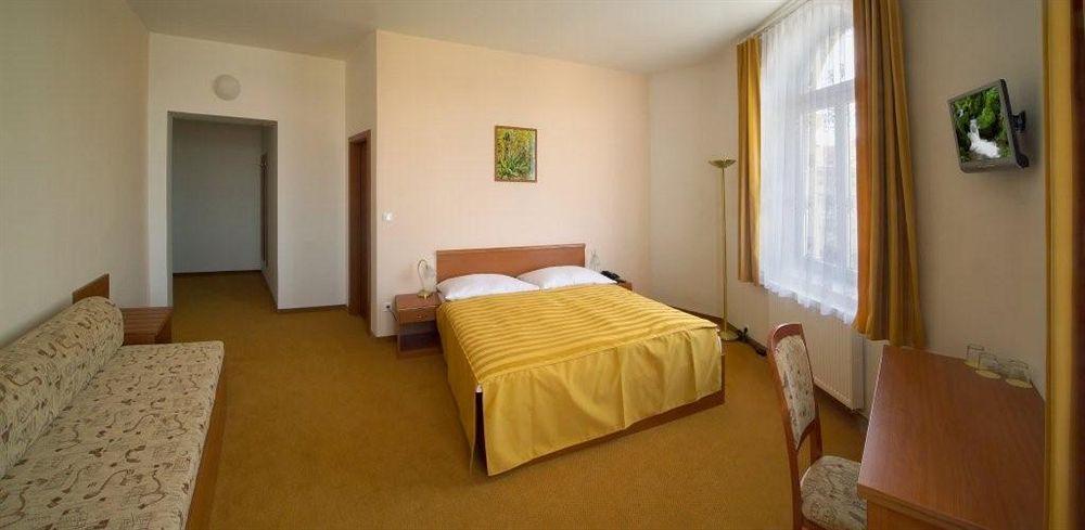 Centre Plaza Hotel