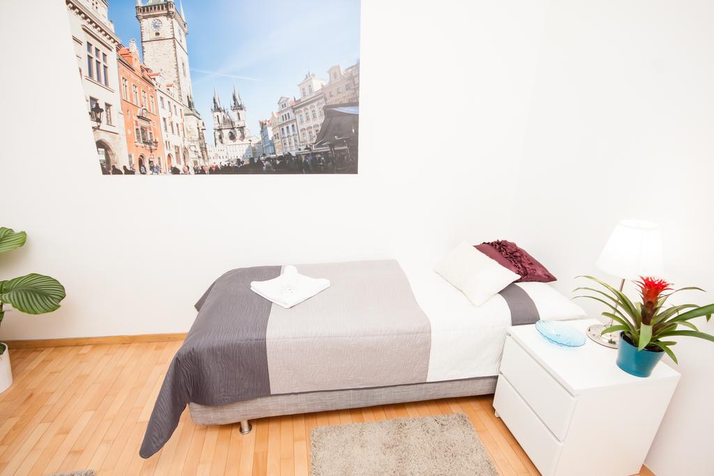 Wenceslas Square Lofts Apartment *