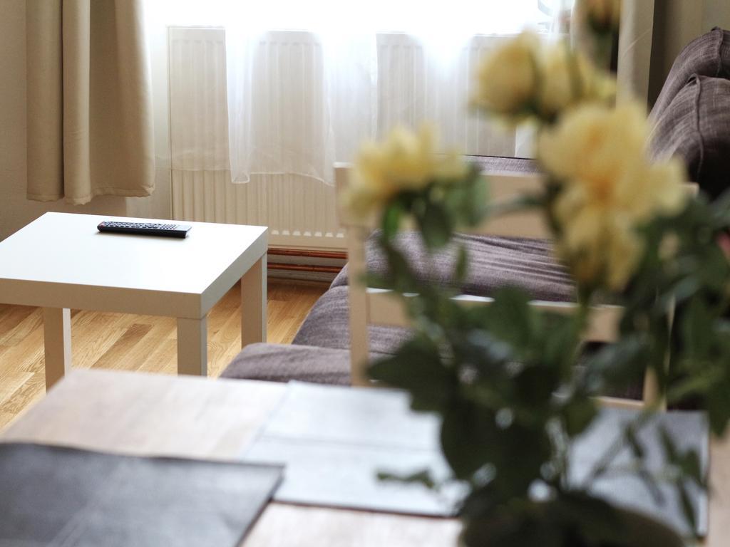 Old Town Apartment *
