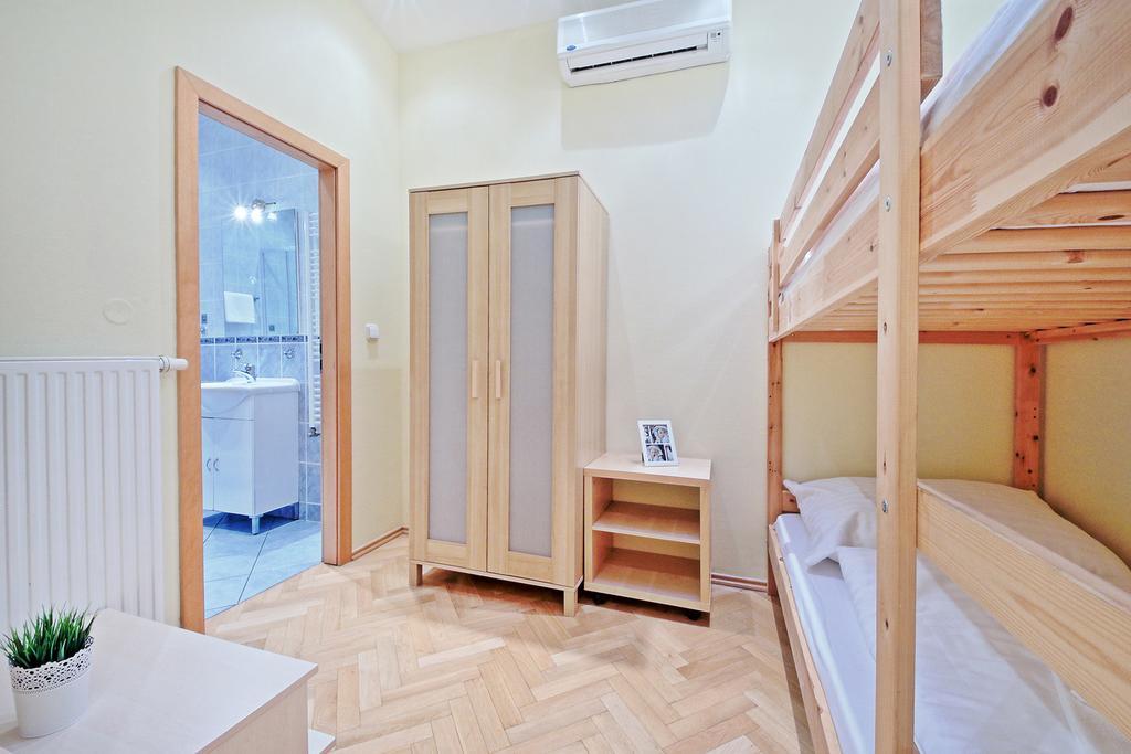 Apartment B.o.b. *