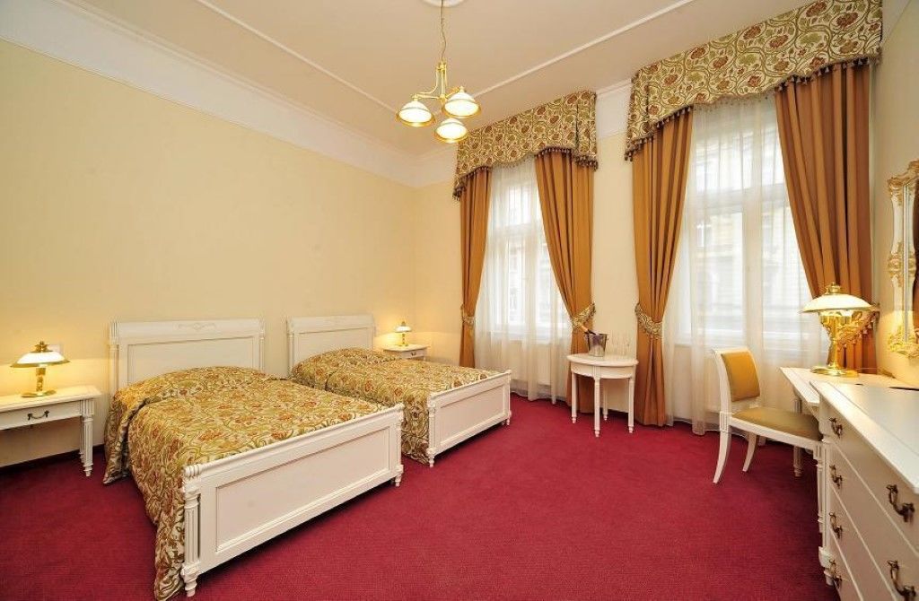 Alqush Downtown Hotel 4*