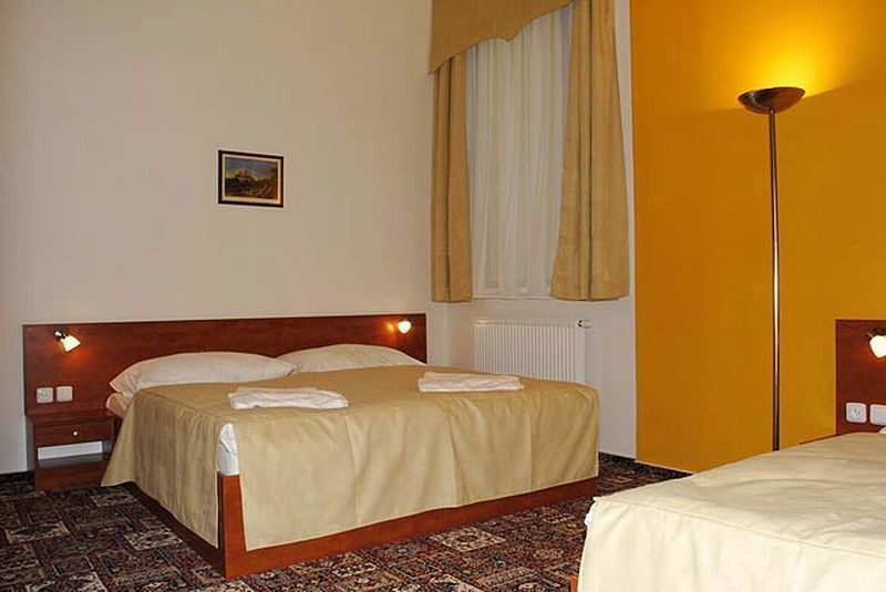 Hotel De Luxe