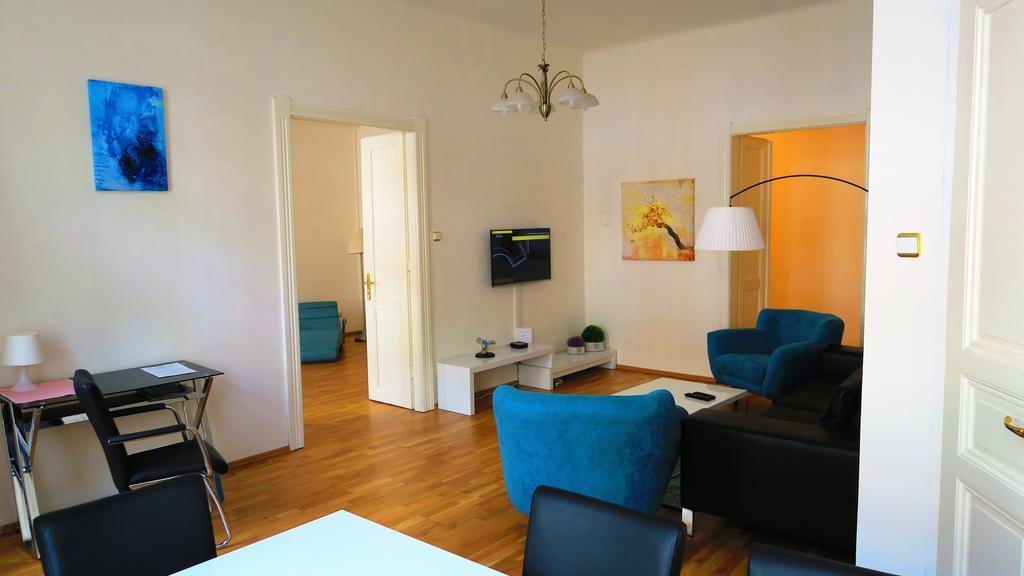Old Town Square Superior - Valentin Apartment