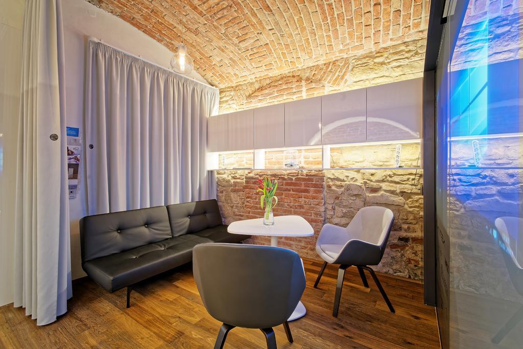 Living Showroom Jakubska Apartment