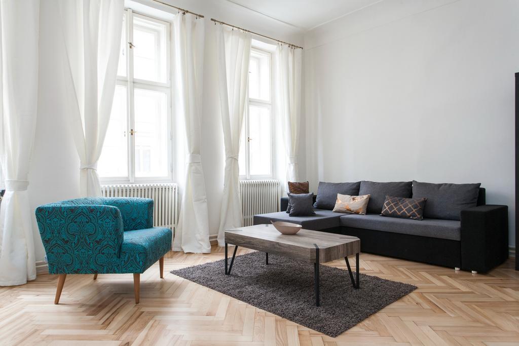 Royal View Apartment