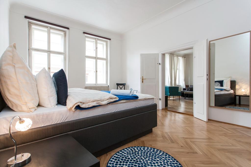 Royal View Apartment *