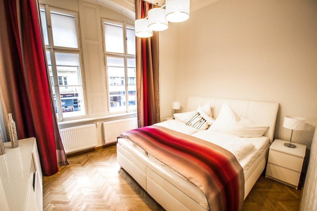 Bourgeois In Cultural Heritage Building By Ruterra Praga