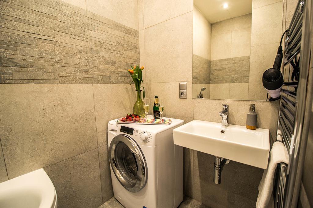 Apartamento Bourgeois In Cultural Heritage Building By Ruterra *