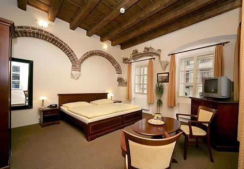 U Tri Bubnu Otel Prag