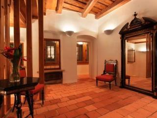 Hotel At The Grape 4*