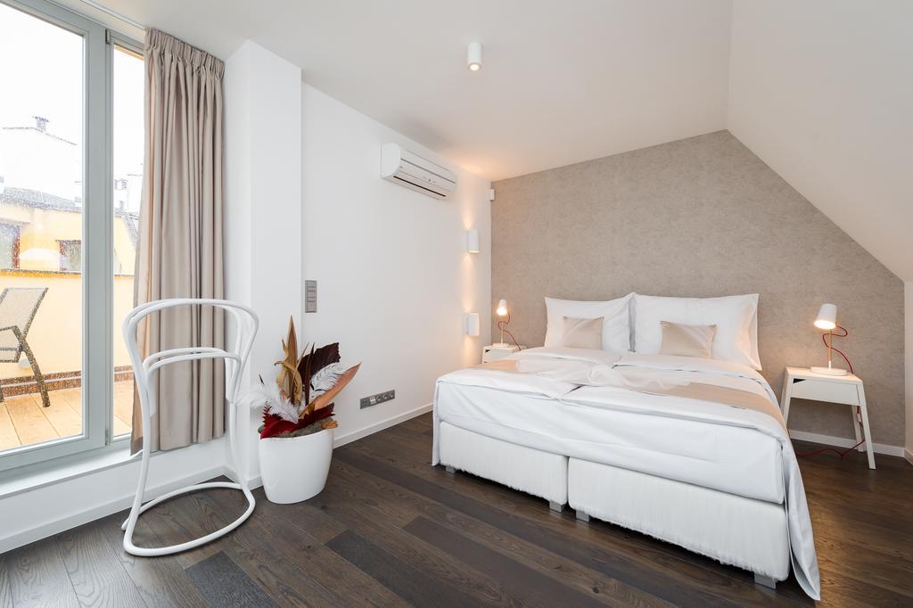 Avenue Apartment *