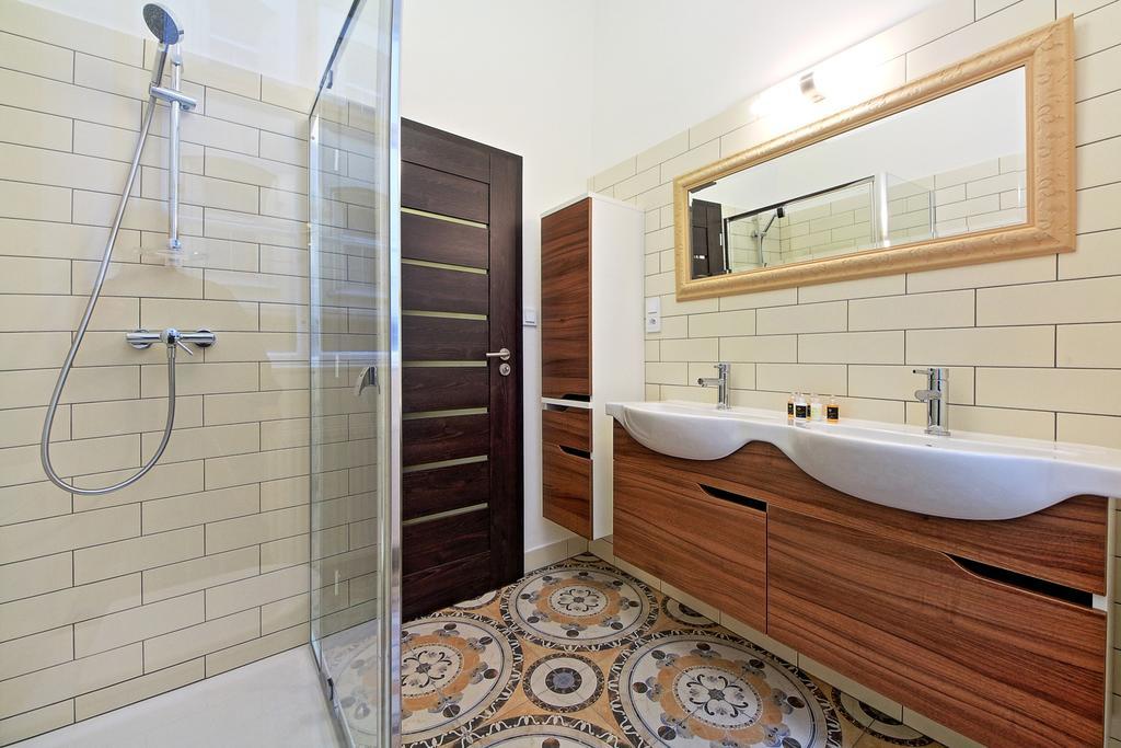 Deluxe Apartment *