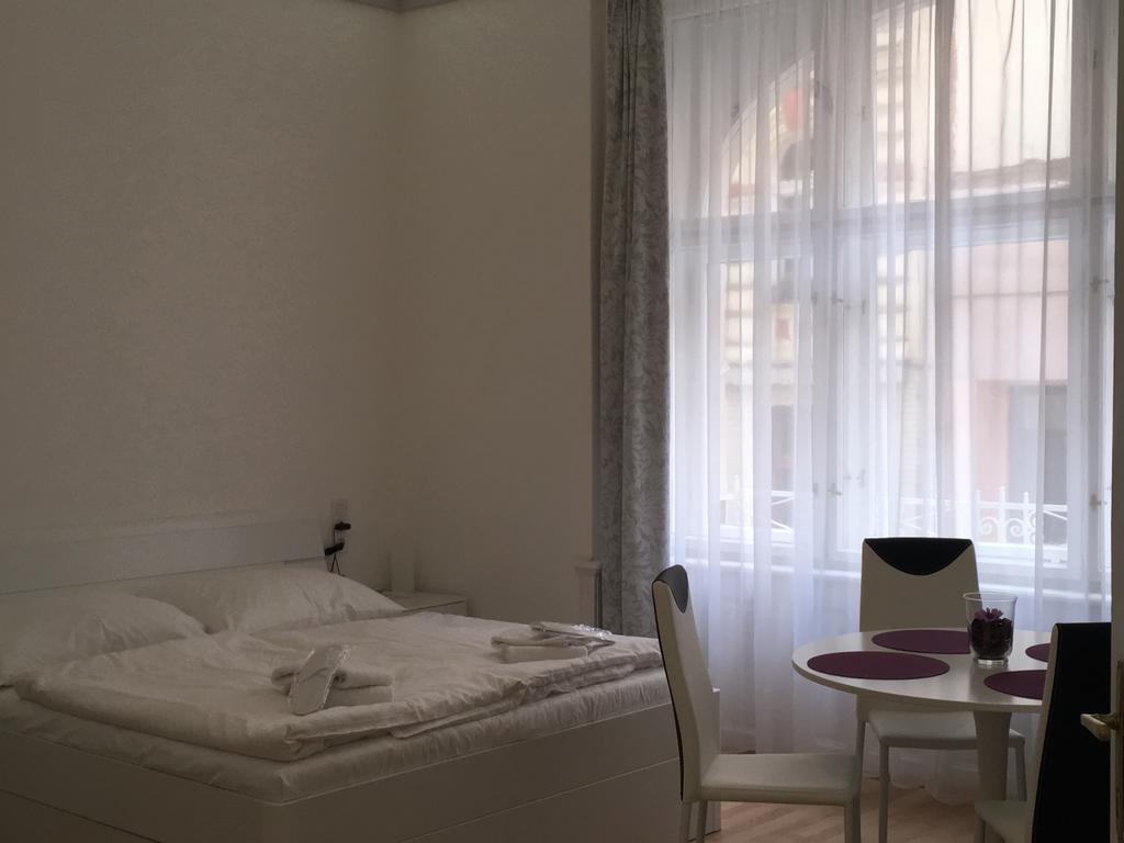 Apartment Reznicka 3 Prag