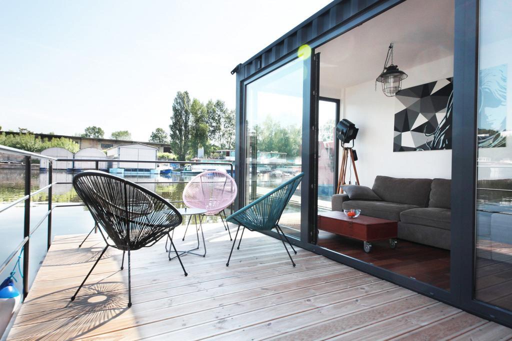 Botel Unique Floating Houseboat By Easybnb 4*