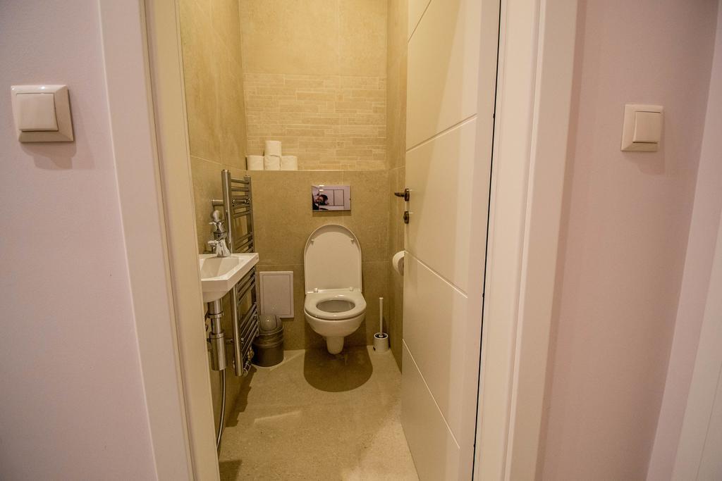 Bourgeois In Cultural Heritage Building By Ruterra Apartamento *