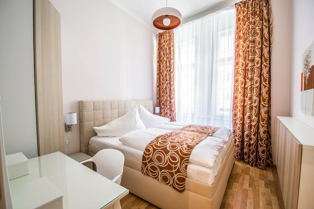 Apartamento Bourgeois In Cultural Heritage Building By Ruterra *