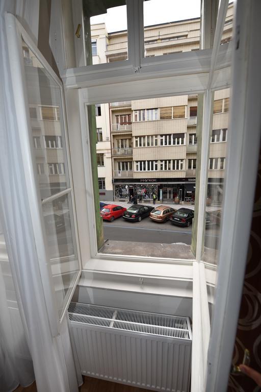 Bourgeois In Cultural Heritage Building By Ruterra Apartamento