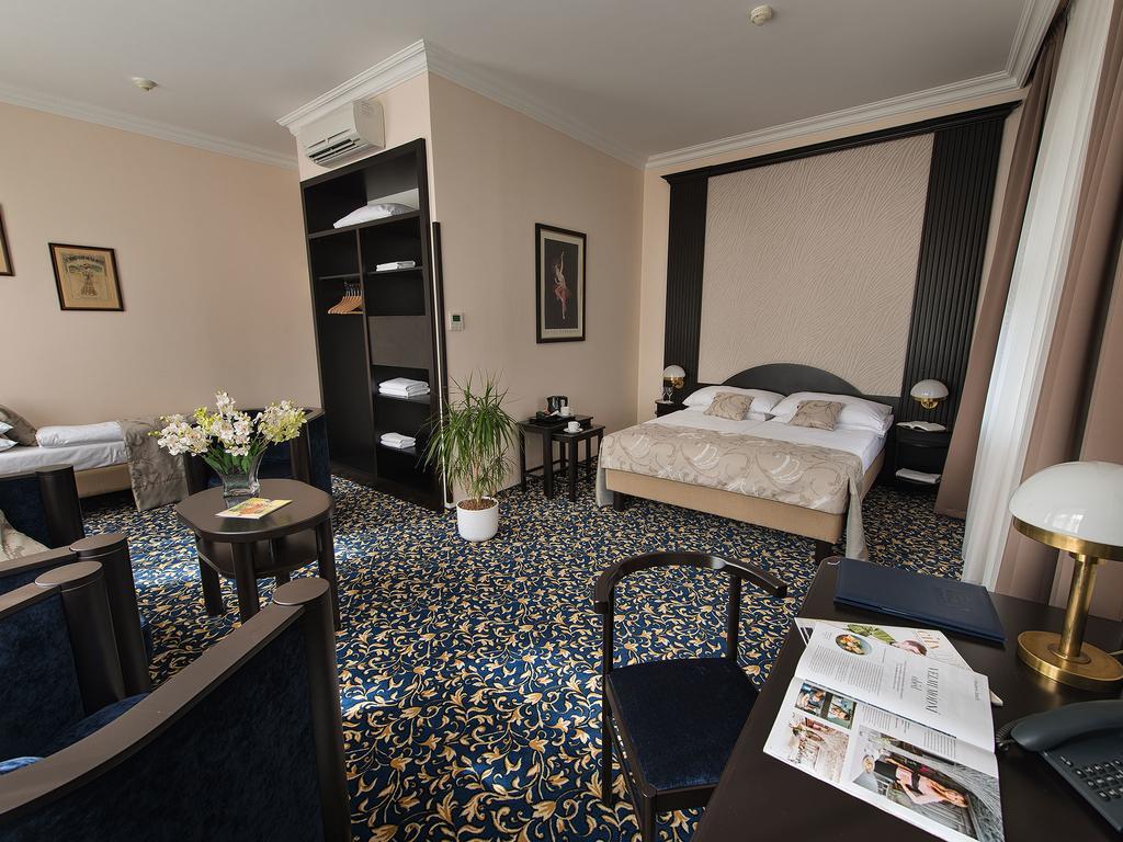Ea Royal Esprit Otel