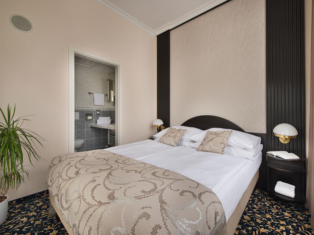 Ea Royal Esprit Otel