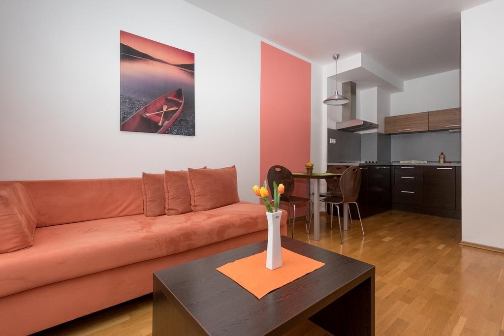 Angel Aparthotel 3*