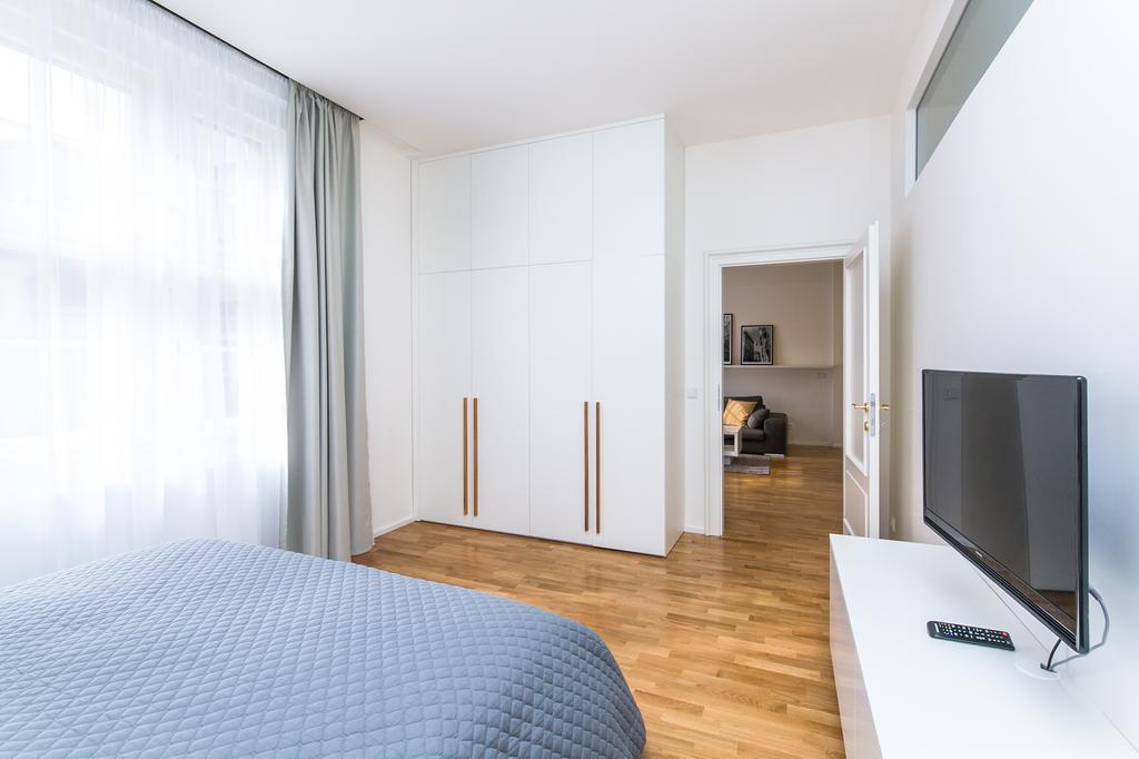 Wishlist Residences - Karlin Free Parking Apartment