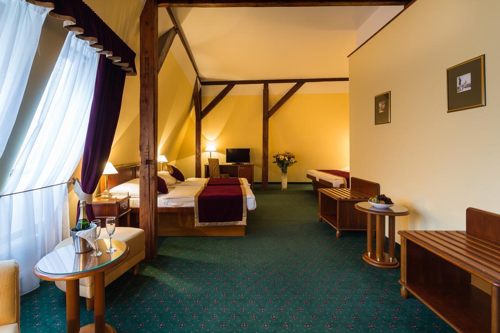 William 3* Prague