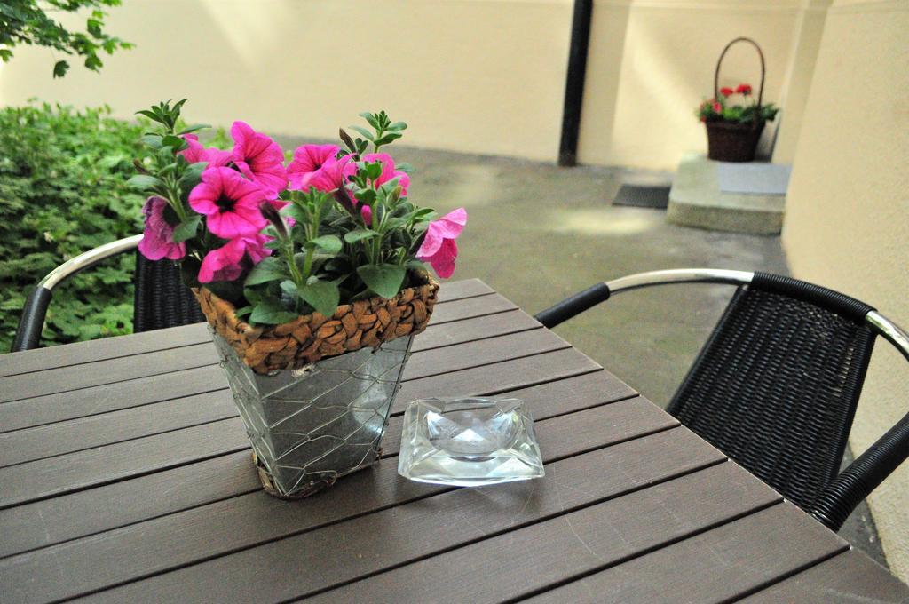 Apartment Secret Garden *