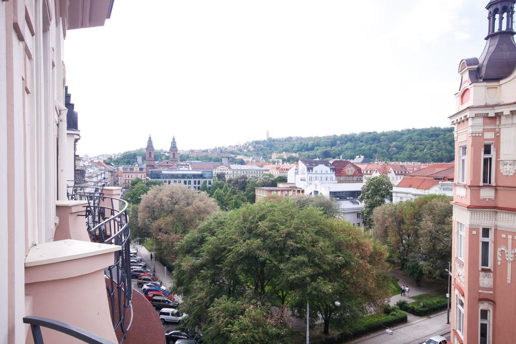 Zborovska 6 Daire *