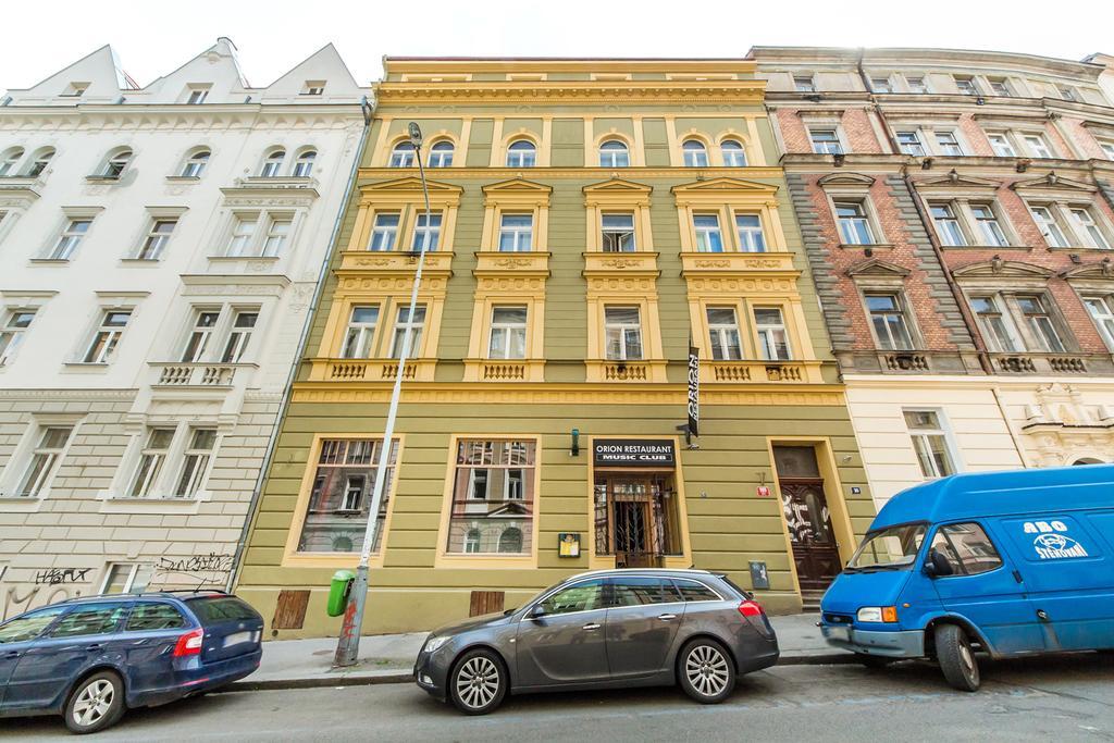 Party Flat In City Center Apartment