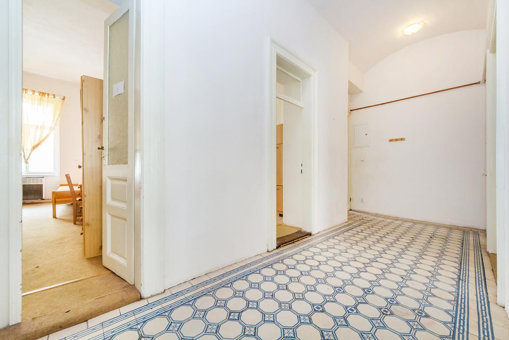 Party Flat In City Center Apartment