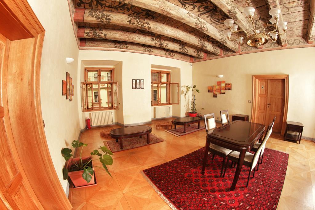 Homer - Old Town Square Hostel Prague