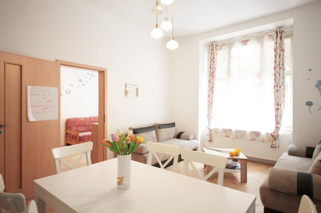 In Vinohrady Apartment