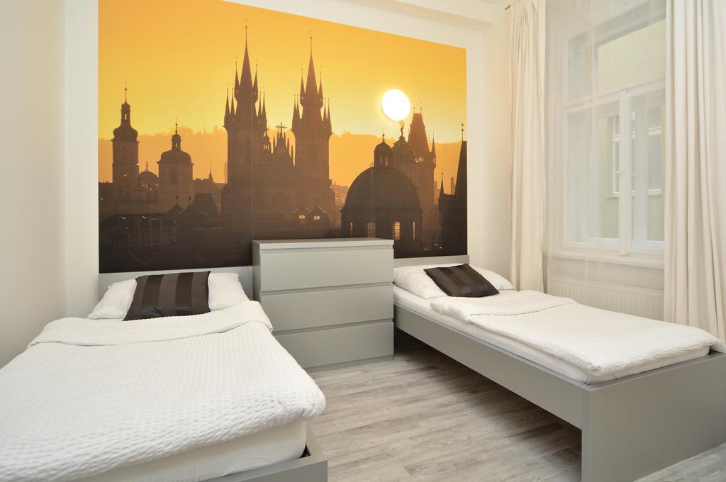 Navratilova * Praga