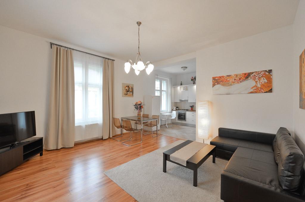 Apartment Exclusive On Zborovska