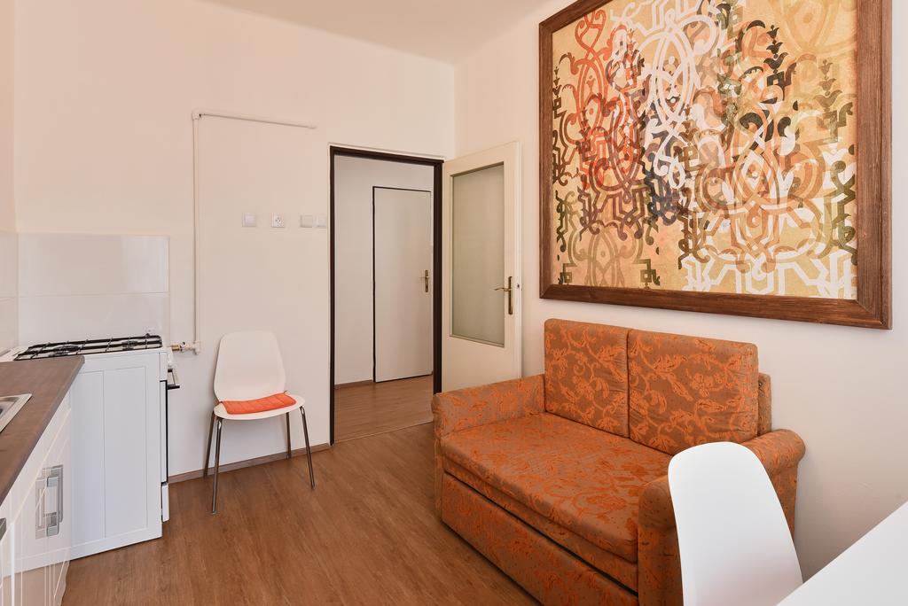 Apartment Hollarovo Namesti Prague