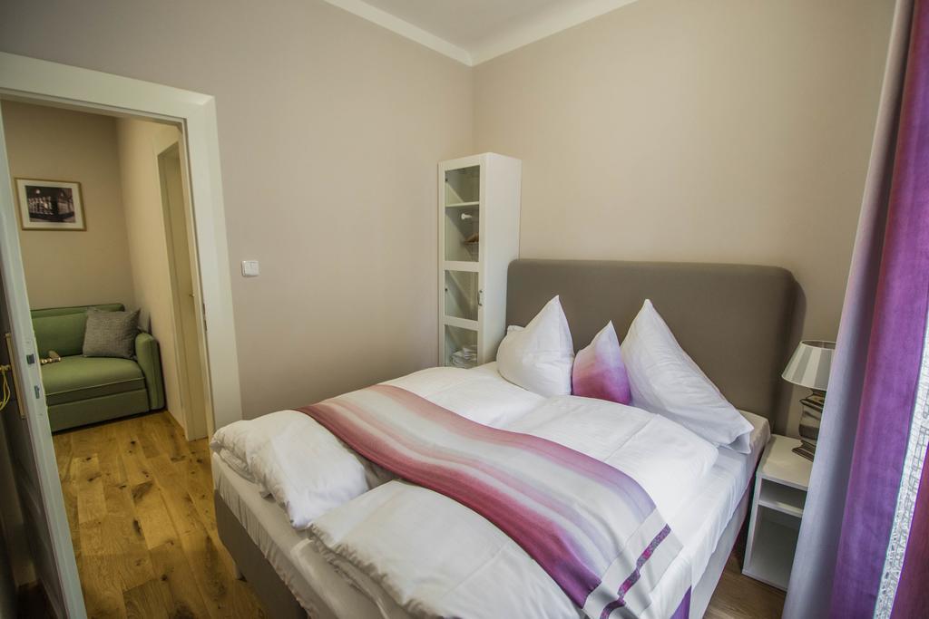 Apartment Unique 250m From The Charles Bridge